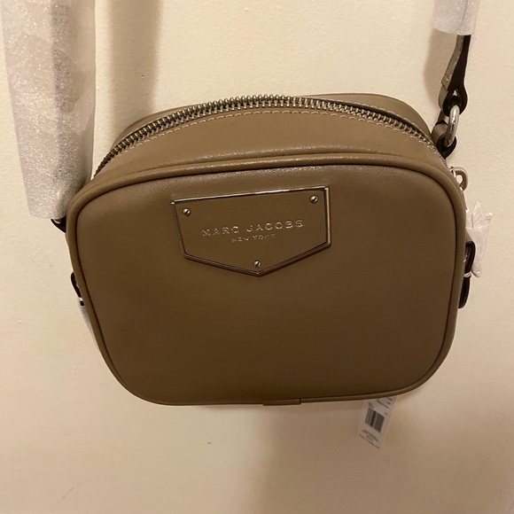 MARC JACOBS NWT Voyager Leather Square Crossbody Bag - Picture 4 of 11